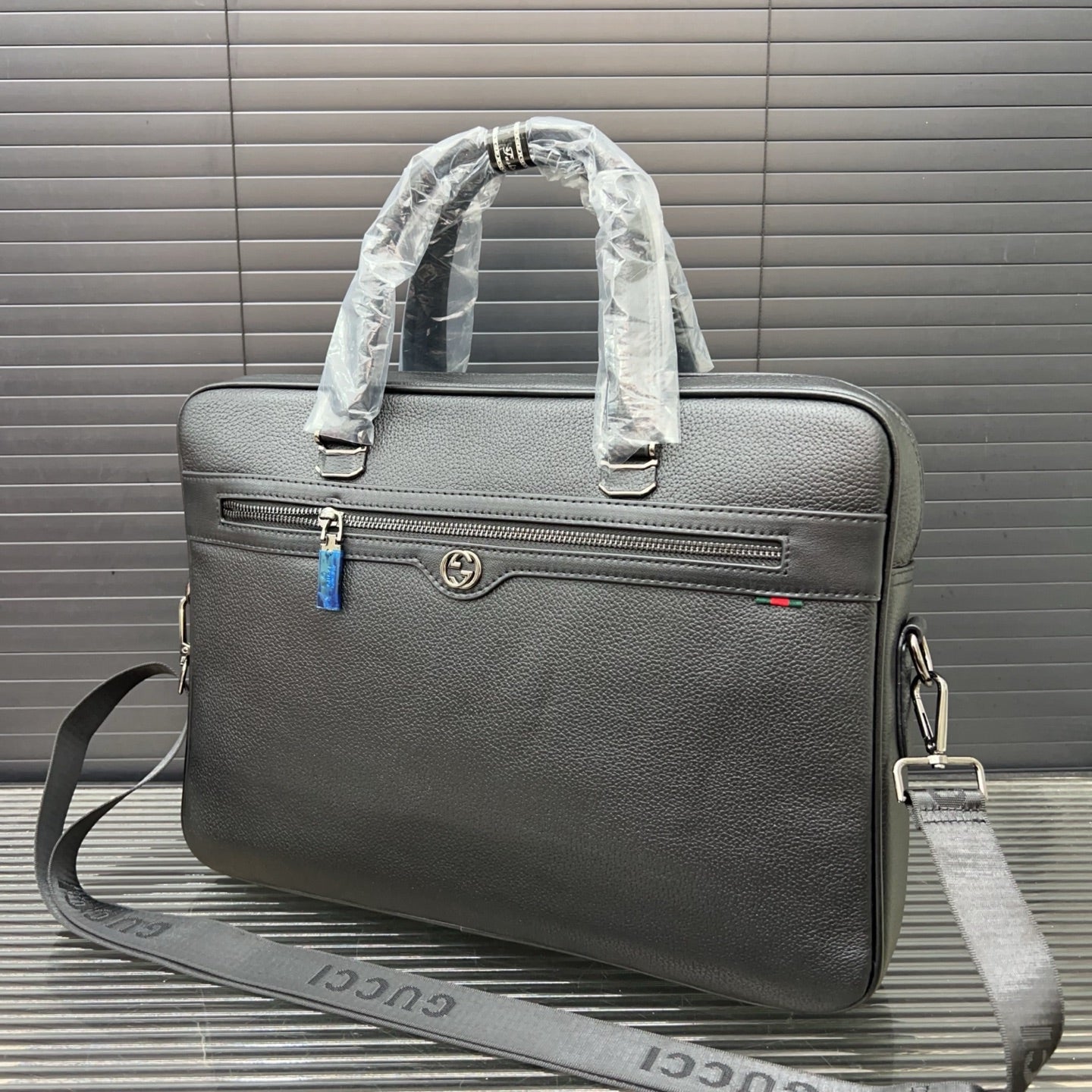 구찌 인터로킹 G 블랙 가죽 남성 서류 가방