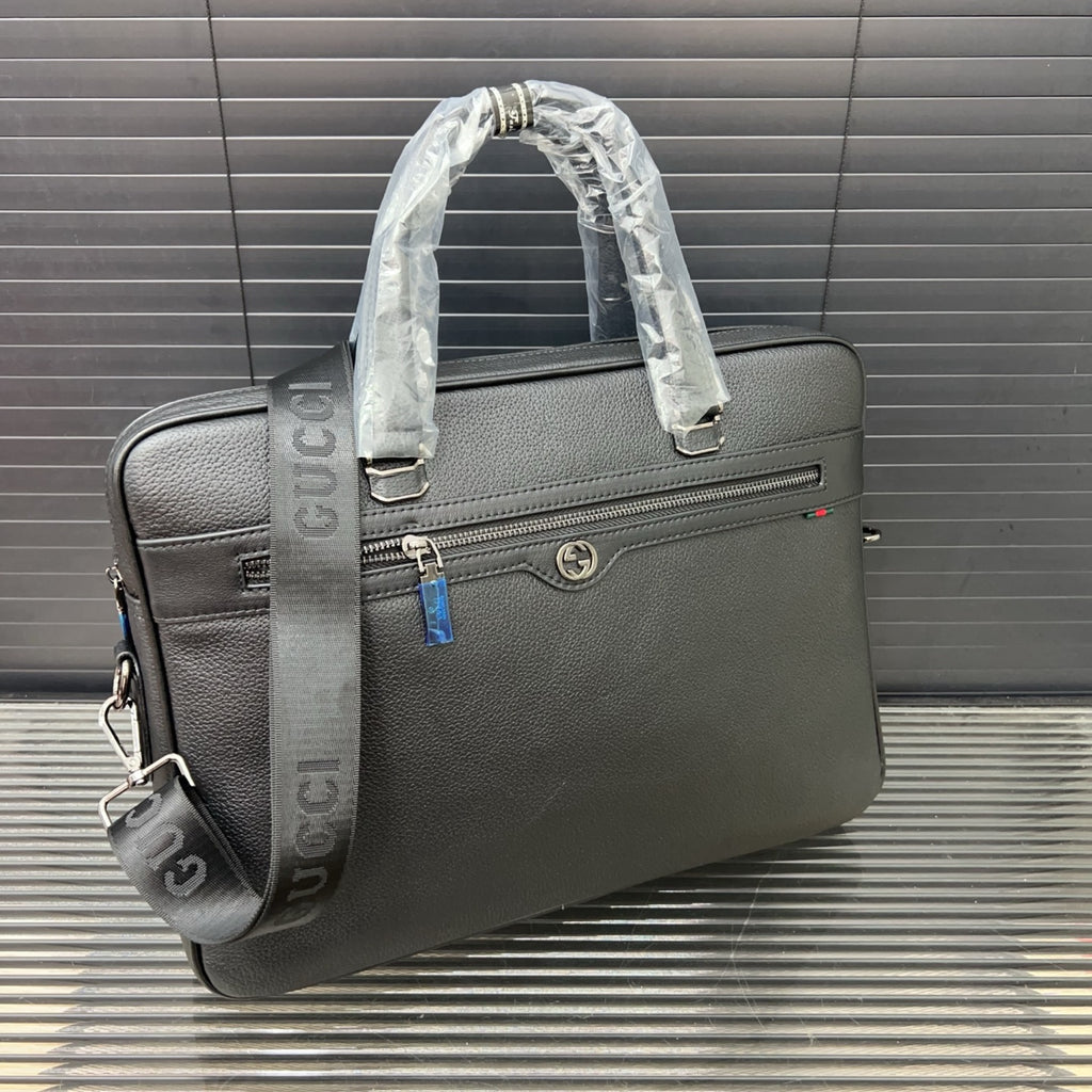 구찌 인터로킹 G 블랙 가죽 남성 서류 가방