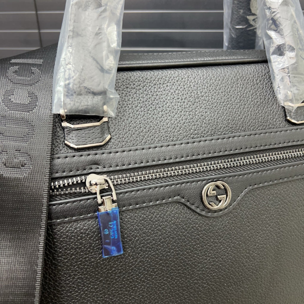 구찌 인터로킹 G 블랙 가죽 남성 서류 가방