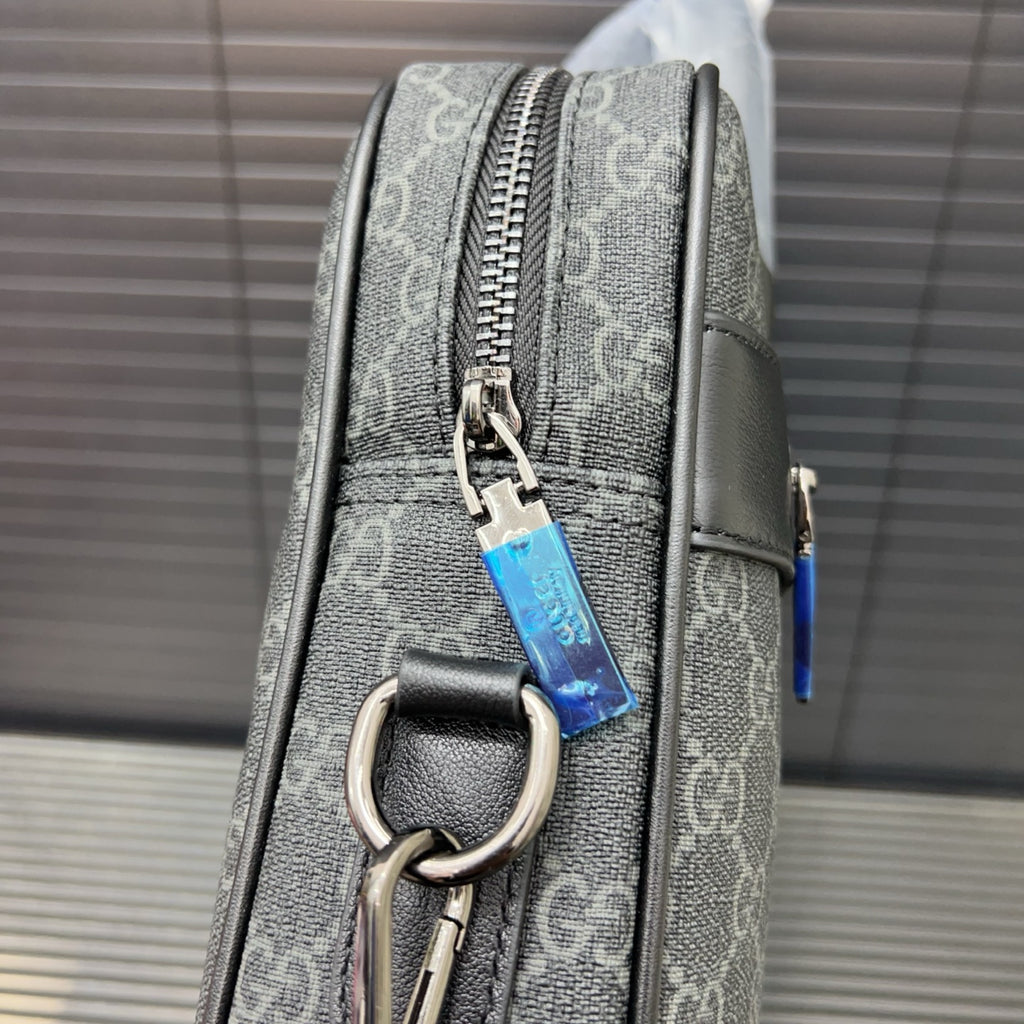 구찌 오피디아 다크그레이 블랙 GG 수프림 미디엄 브리프케이스 서류 가방