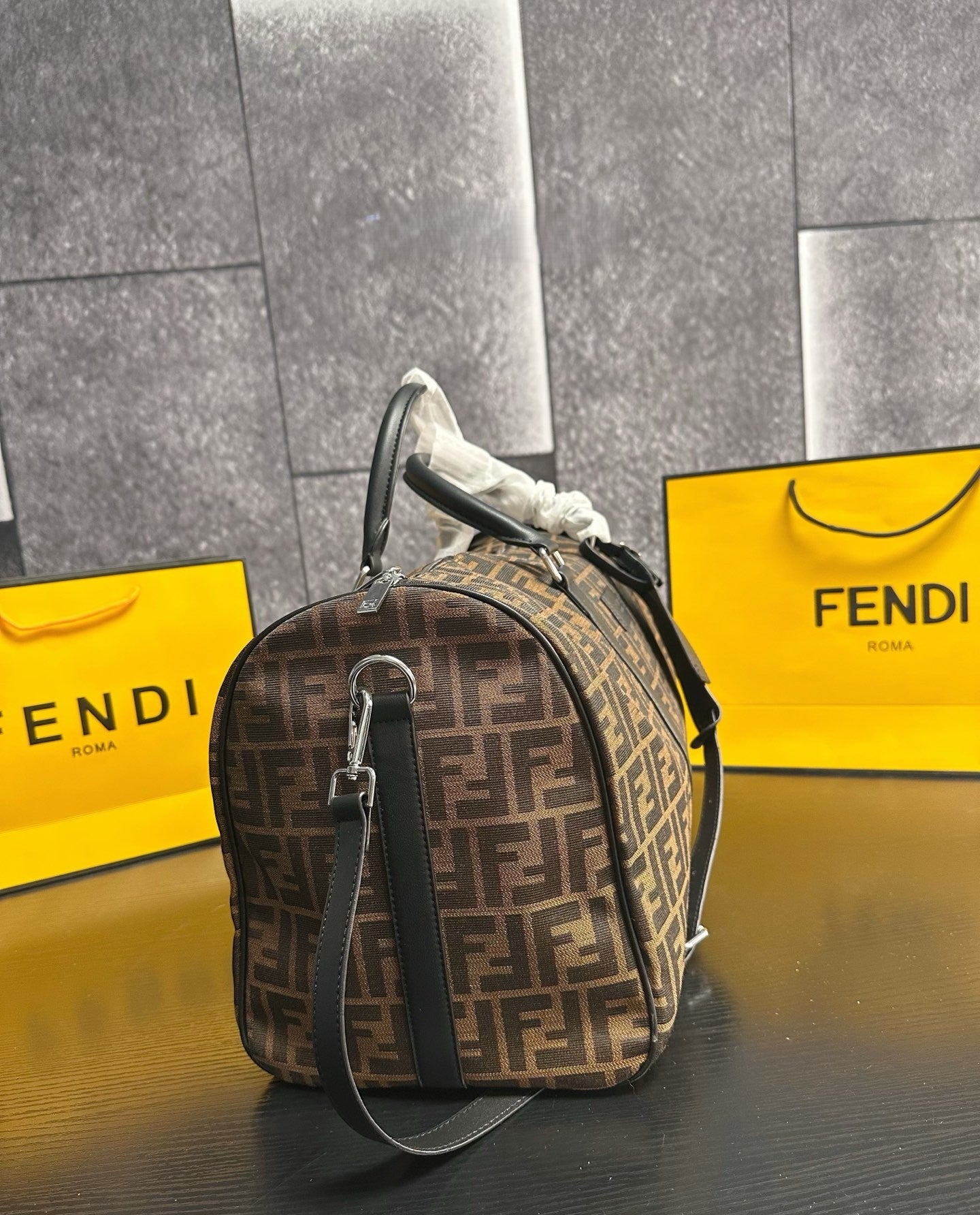 펜디 미디엄 FF 더플 브라운 패브릭 트래블 백 펜디보스턴백