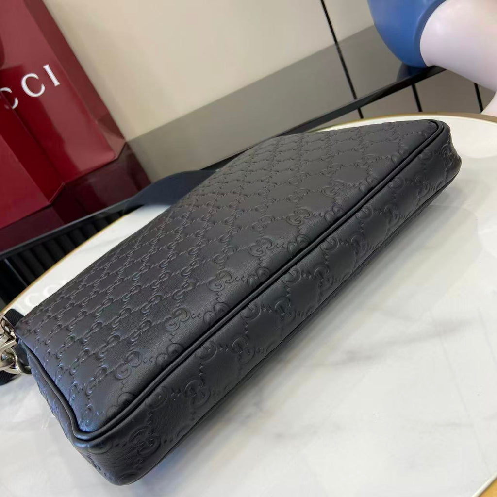 구찌 GG 엠블럼 블랙 레더 미디엄 크로스백