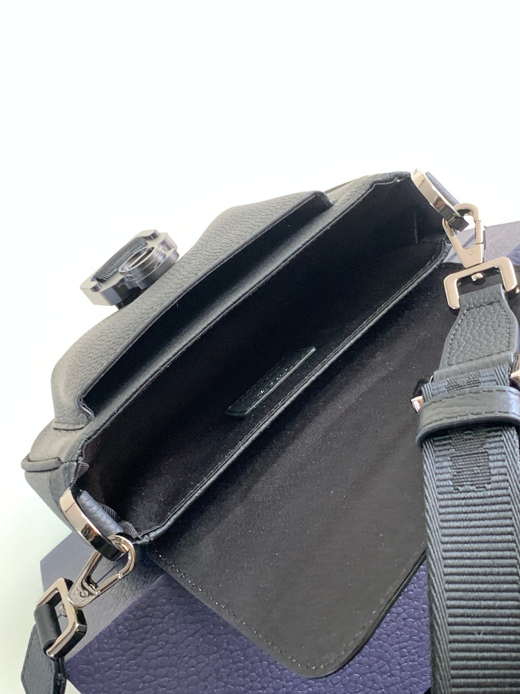 디올 힛 더 로드 블랙 메신저 미니 백