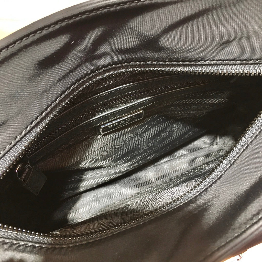 프라다 블랙 리나일론 파우치 메신저백 미디움
