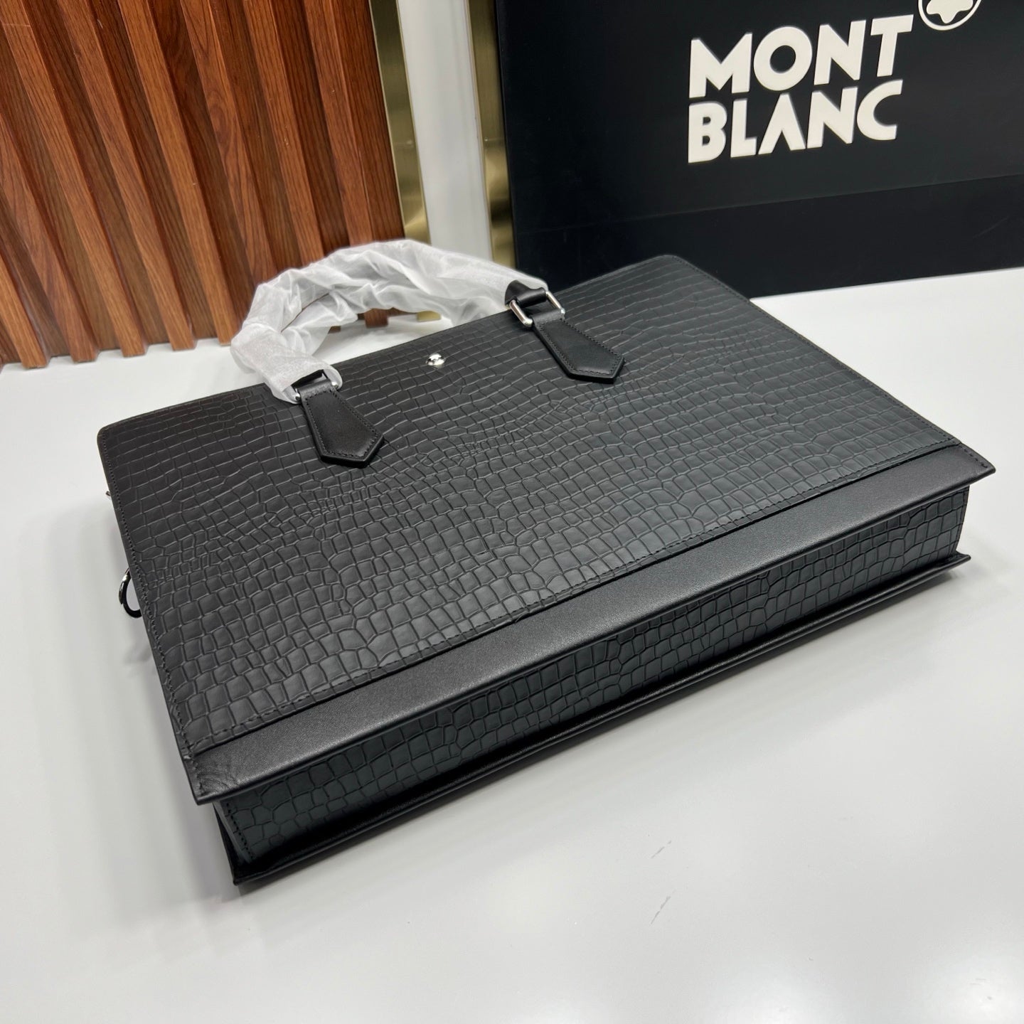 몽블랑 블랙 악어 엠보 가죽 서류가방 미디엄 브리프케이스