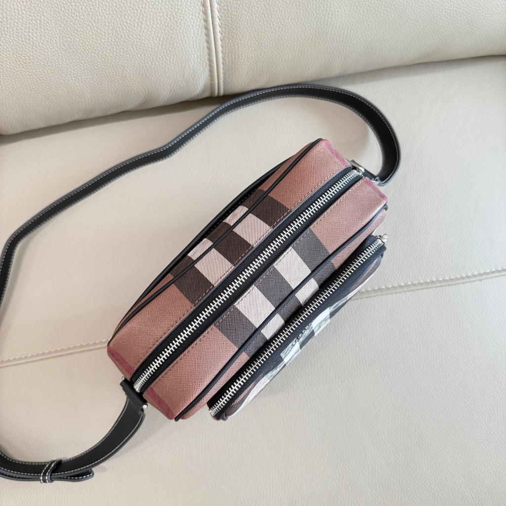 버버리 다크 버치 브라운 체크 크로스바디백 미디엄 패디