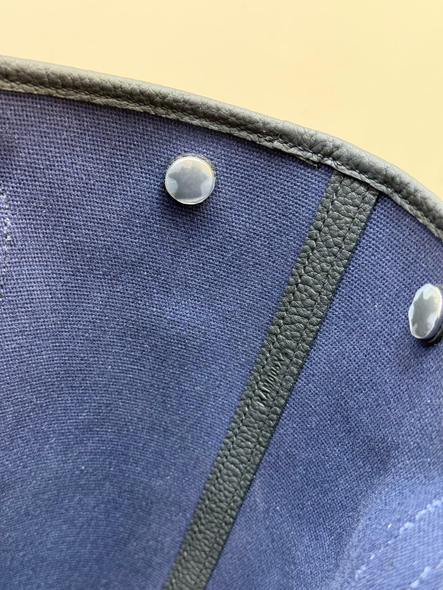 에르메스 블루 누이 캔버스 가든 파일 28 스트랩백