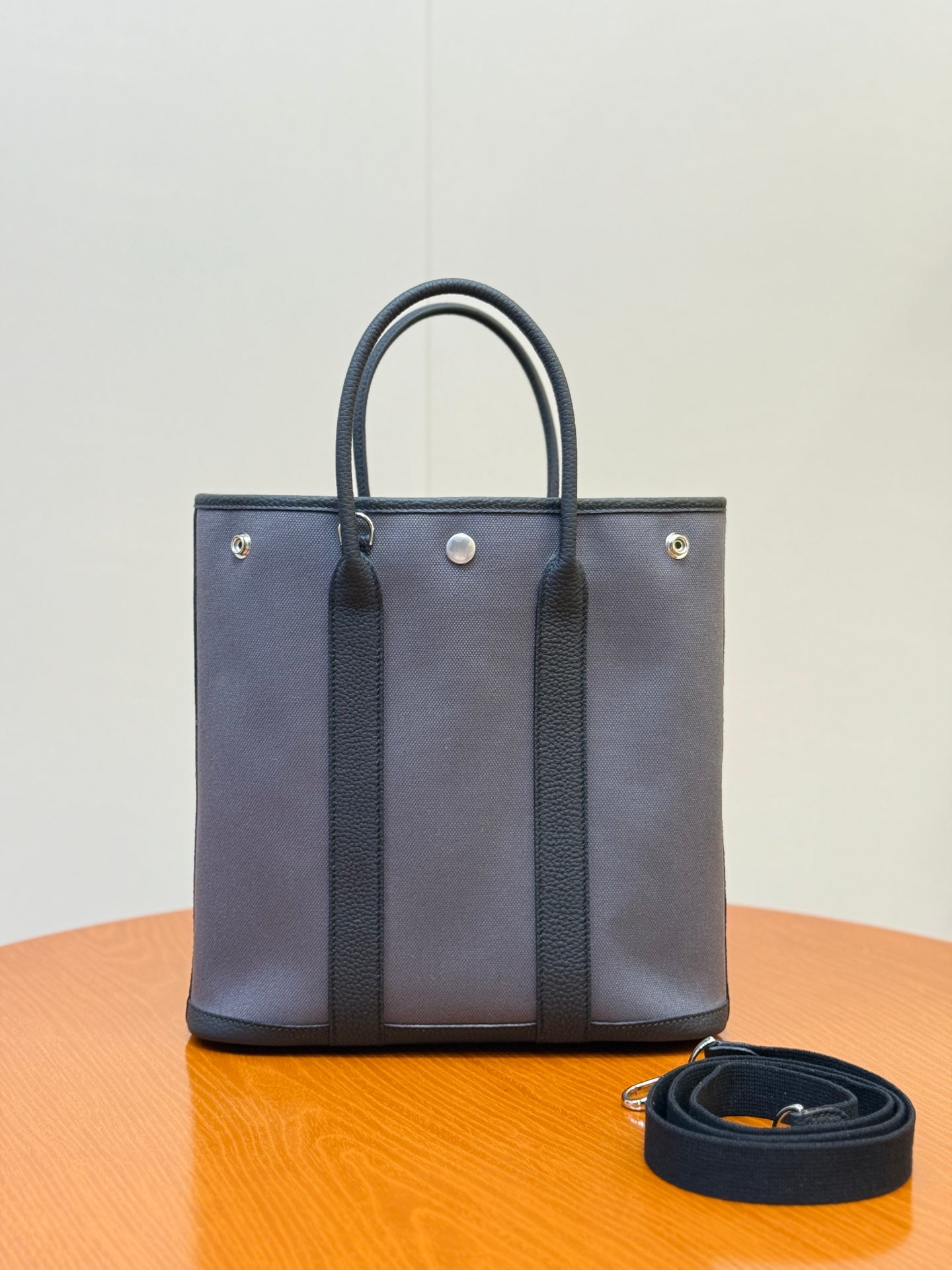 에르메스 아르두아즈 누아 캔버스 가든파일 28 스트랩백