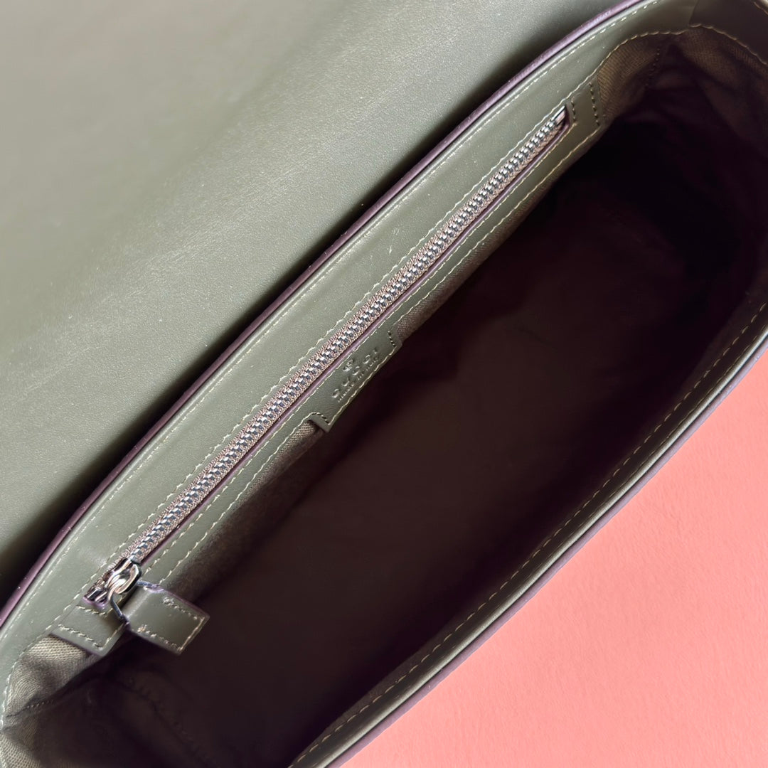 구찌 포레스트 그린 GG 엠블럼 미디엄 메신저 백