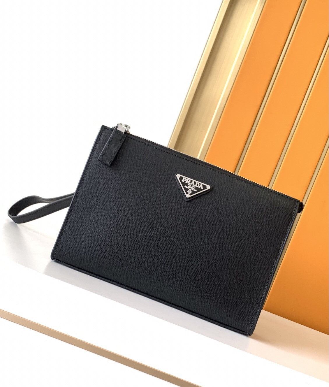 프라다 사피아노 블랙 가죽 클러치백 프라다 도시락백