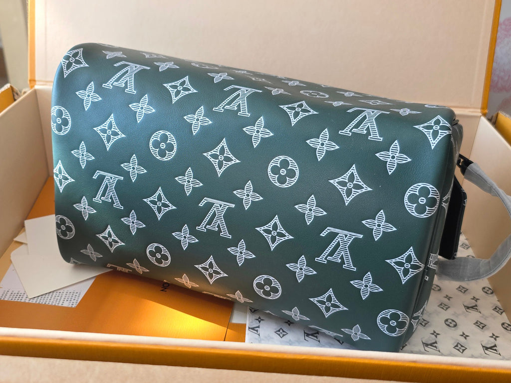 루이비통 돕 키트 포레스트 그린 모노그램 섀도우 카프스킨 가방 돕키트