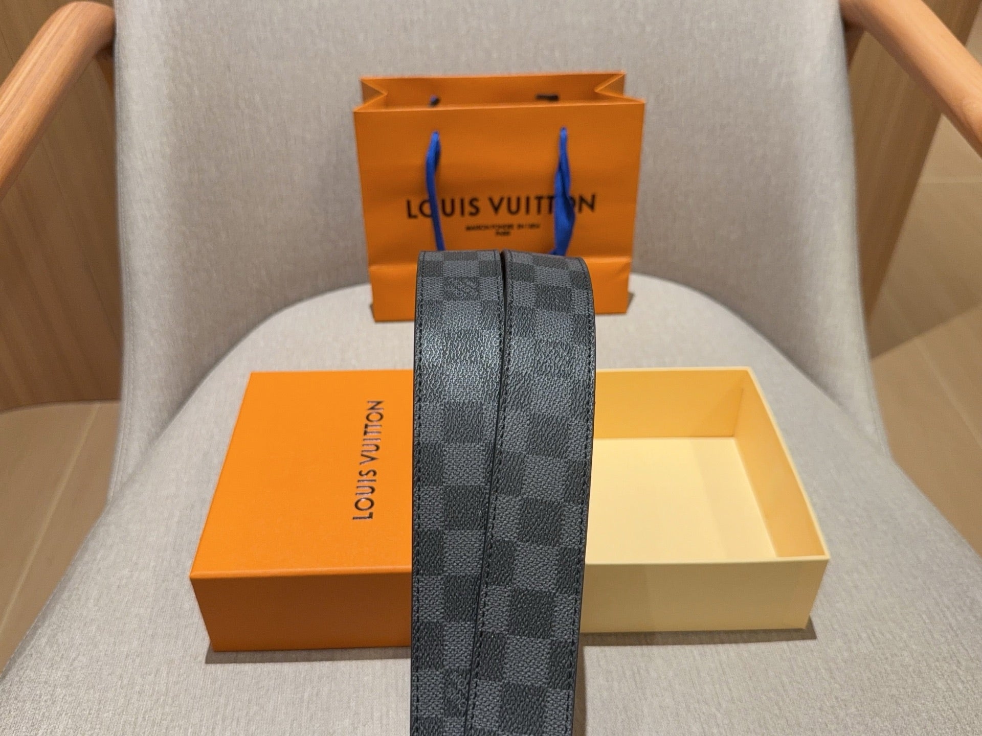 루이비통 LV 이니셜 다미에 그라파이트 벨트 2 COLOR