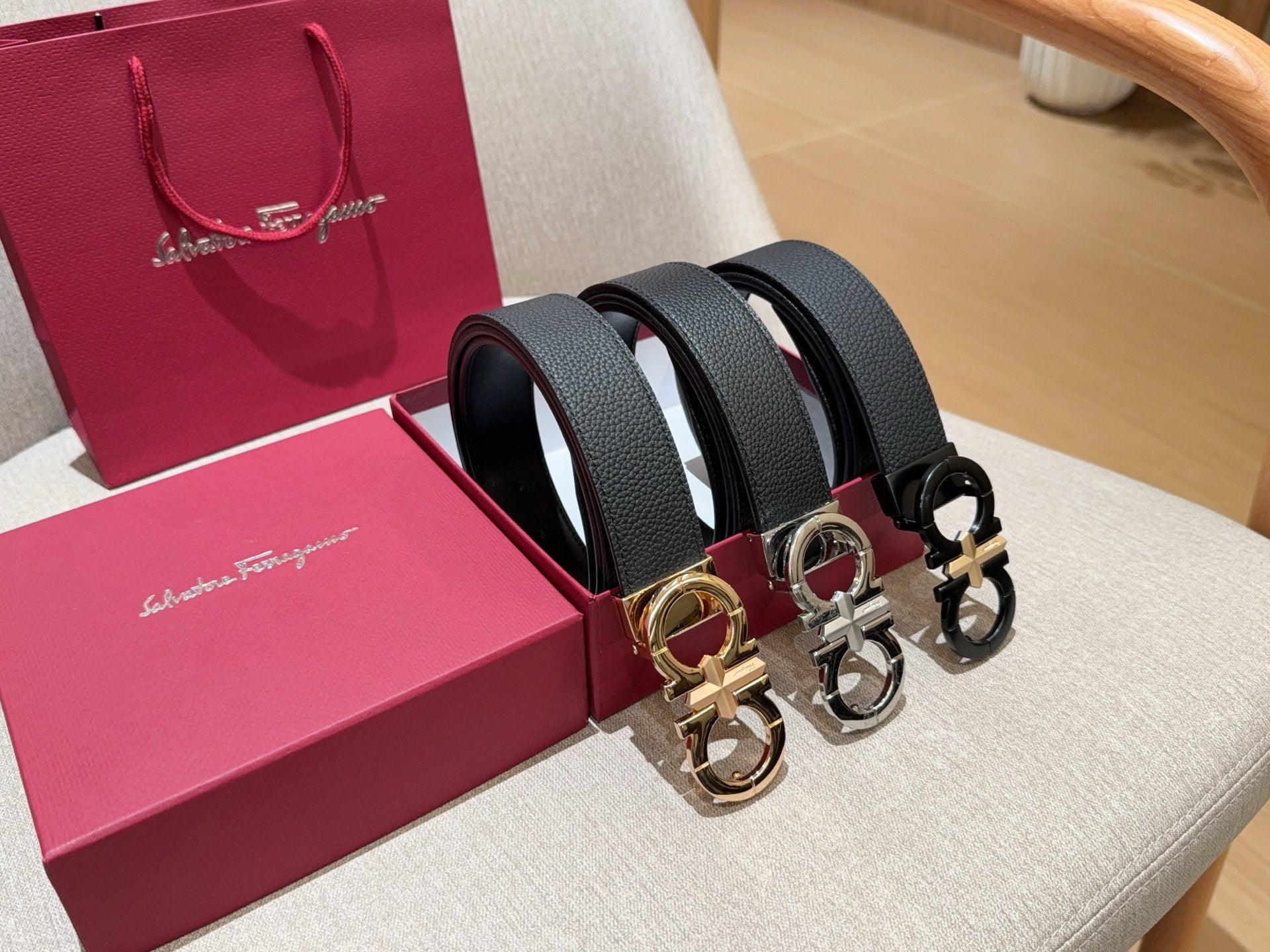 페라가모 어드저스터블 간치니 벨트 기프트 박스 블랙 3COLOR