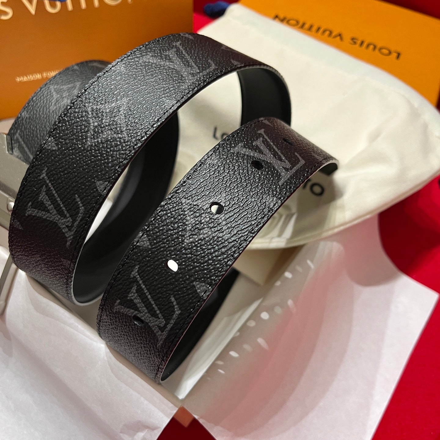 루이비통 모노그램 이클립스 리버서블 코너 핀 벨트 사각버클벨트