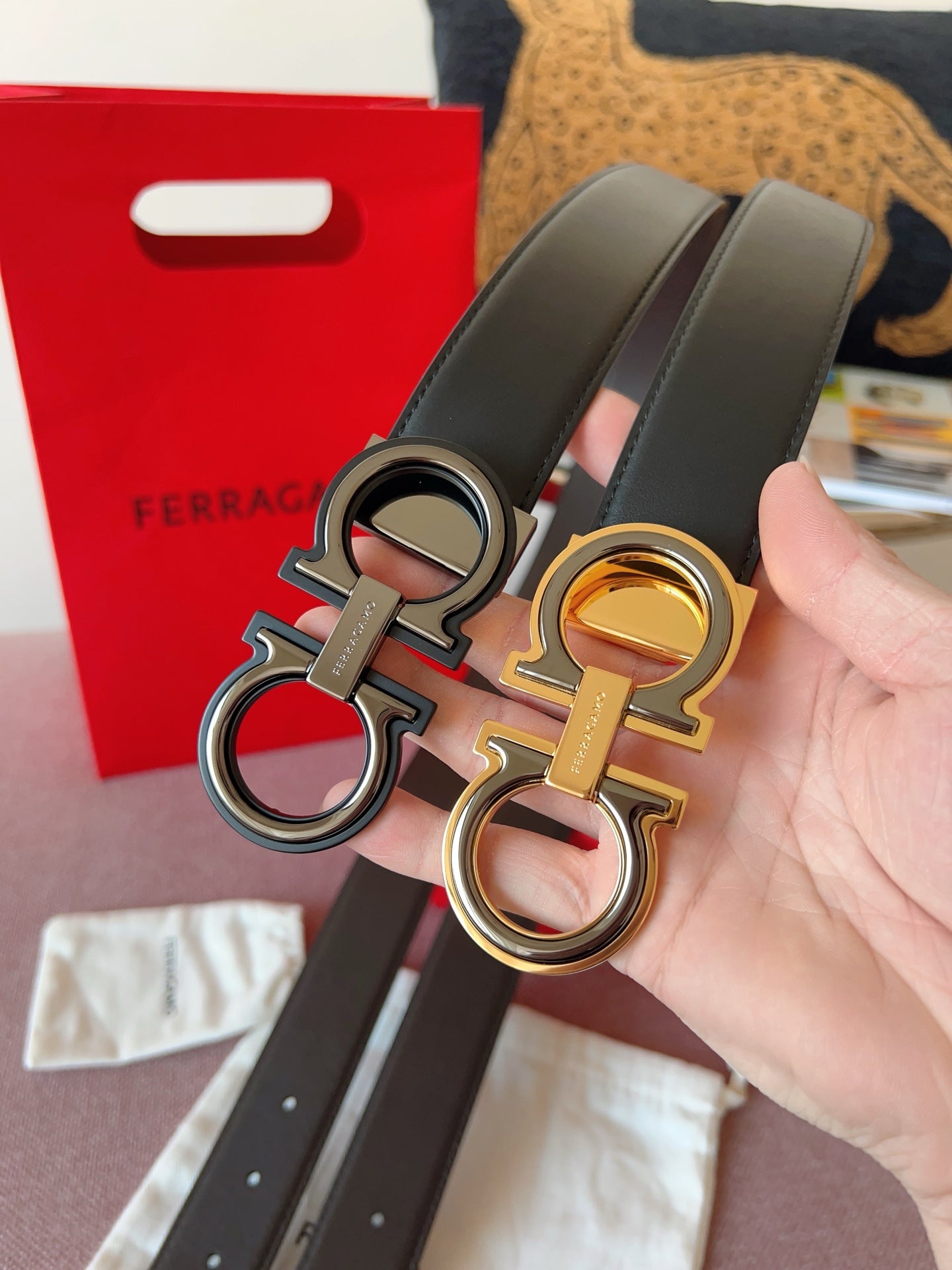 페라가모 블랙 리버시블 더블 간치니 벨트 흑광은장