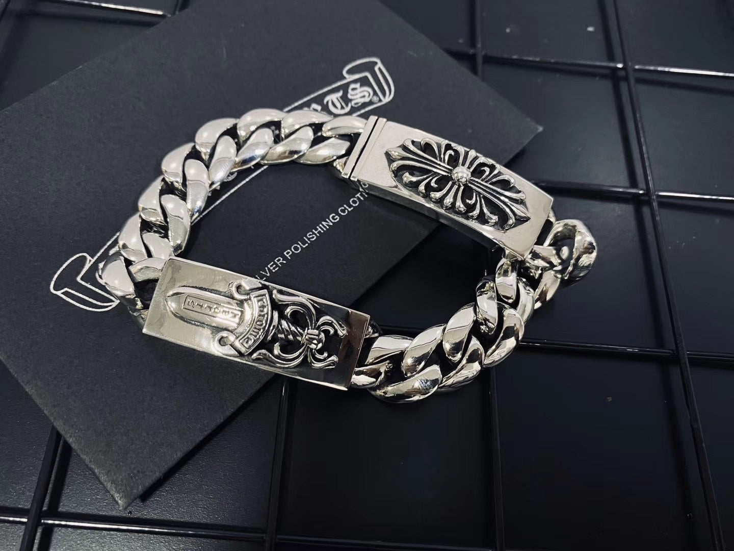 크롬하츠 실버 대거 플로랄 더블 ID 클래식 팔찌