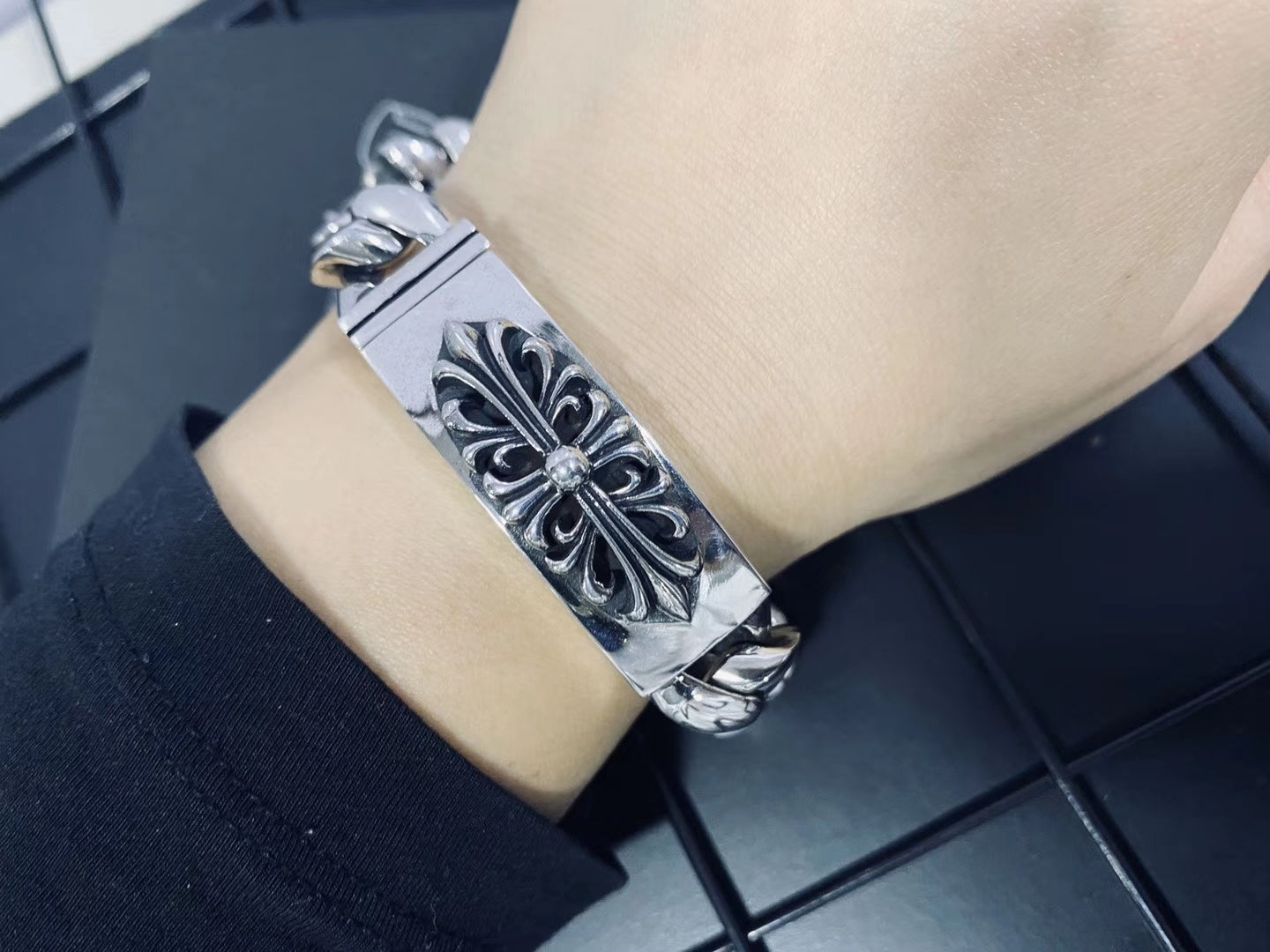 크롬하츠 실버 대거 플로랄 더블 ID 클래식 팔찌