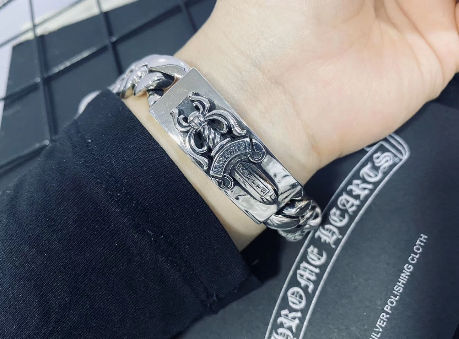 크롬하츠 실버 대거 플로랄 더블 ID 클래식 팔찌