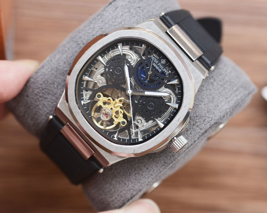 파텍 필립 노틸러스 스켈레톤 블랙 러버 41mm