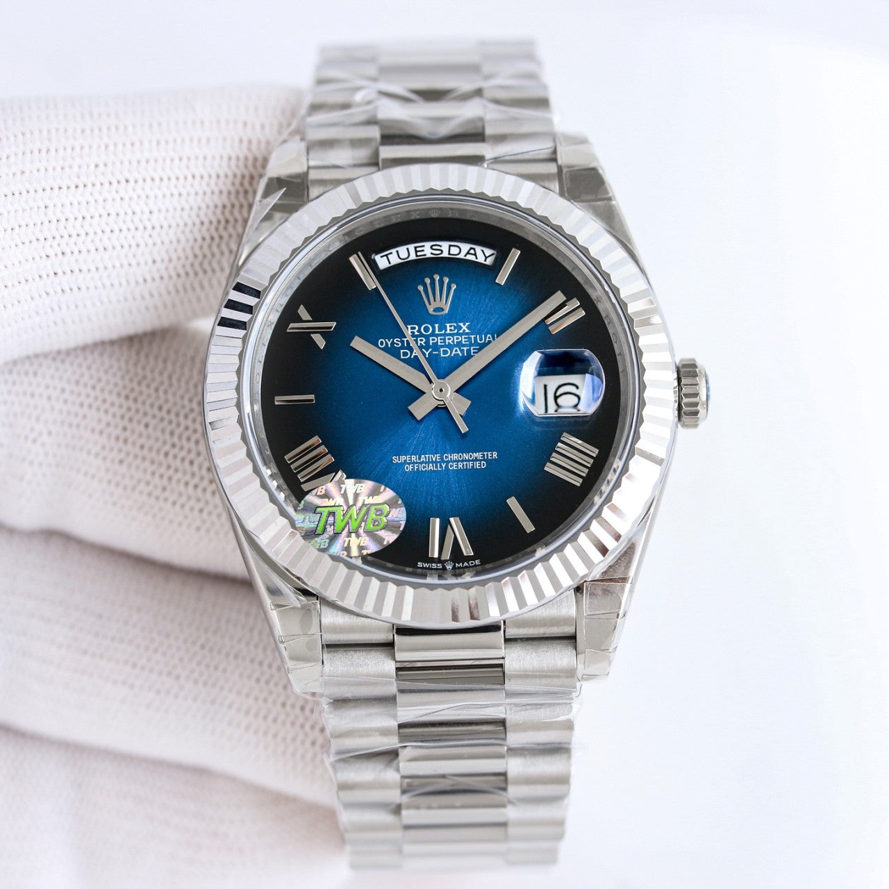 롤렉스 데이데이트 화이트골드 40mm 블루 옴브레 로만 프레지던트