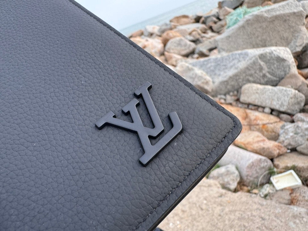 루이비통 LV 에어로그램 브라짜 블랙 장지갑