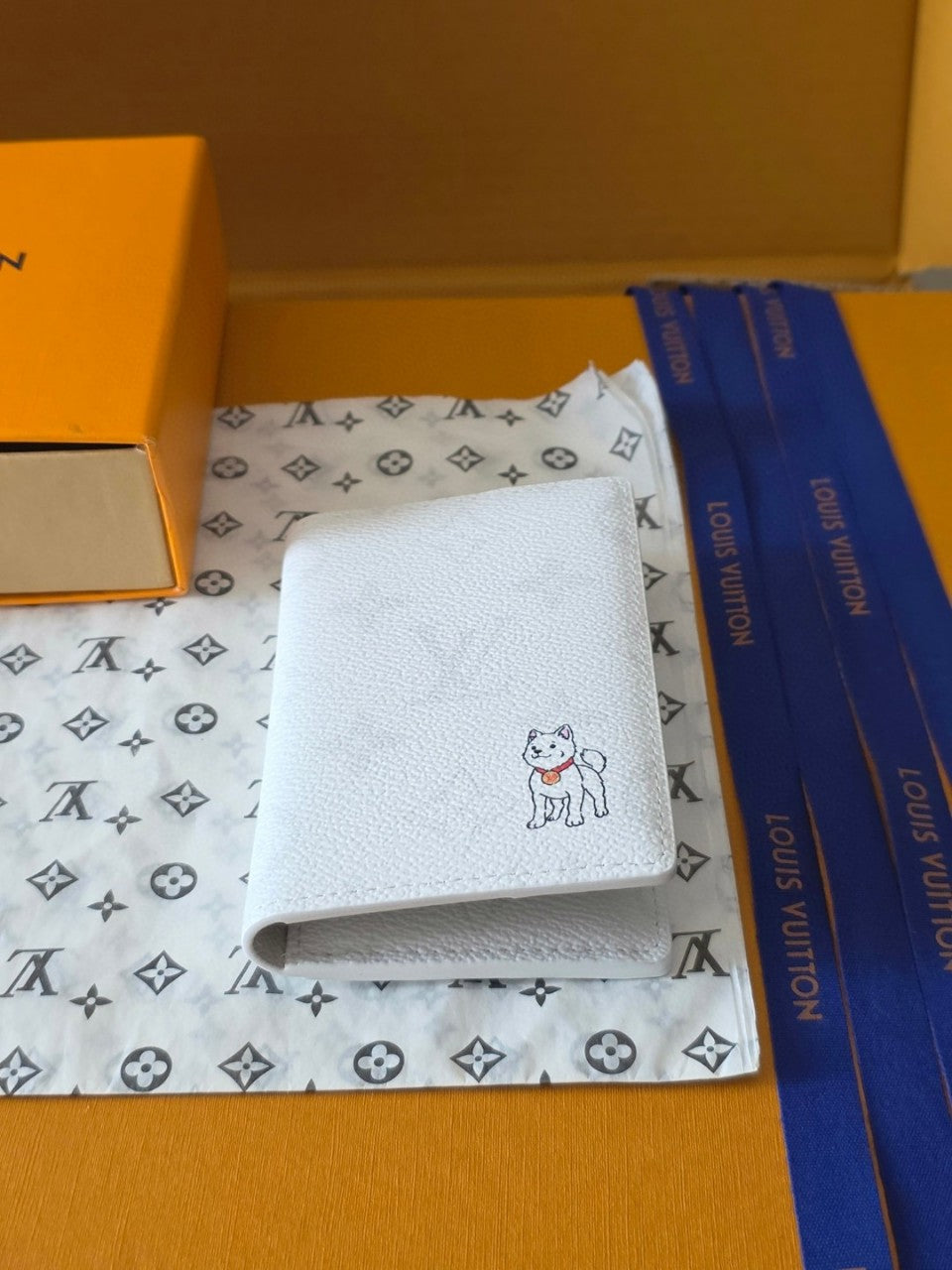 루이비통 화이트 모노그램 진돗개 포켓 오거나이저